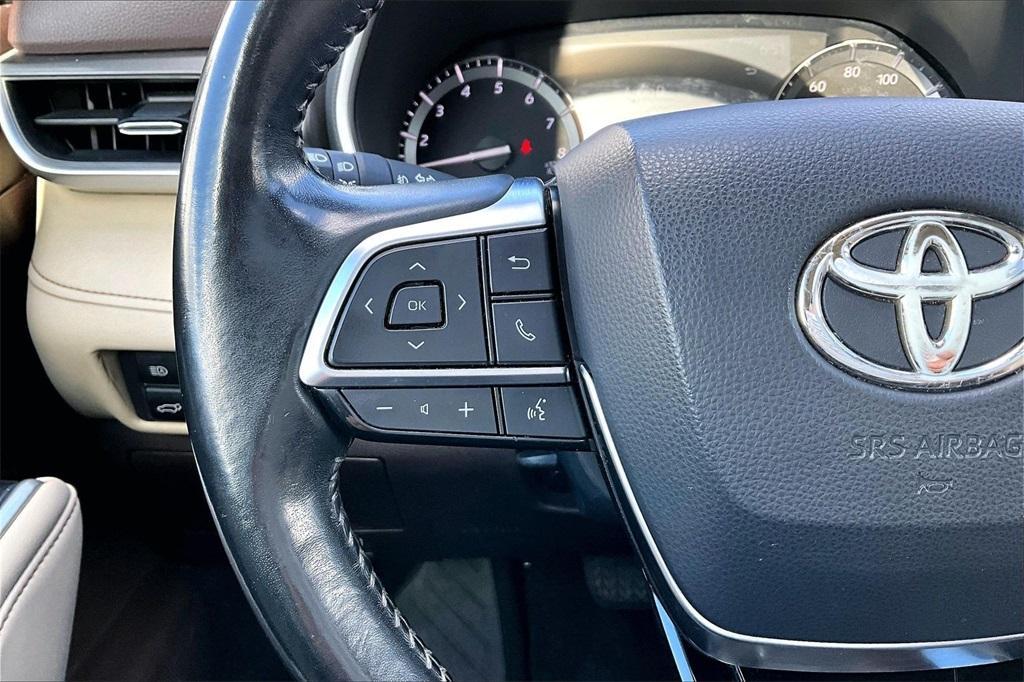 used 2021 Toyota Highlander car, priced at $26,999