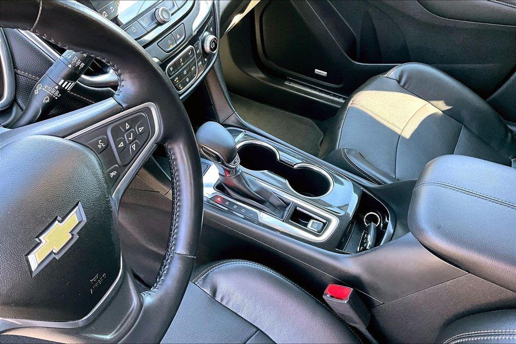 used 2022 Chevrolet Equinox car, priced at $18,999