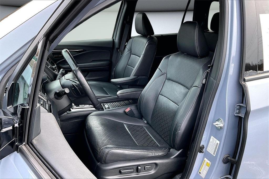 used 2022 Honda Passport car, priced at $25,899