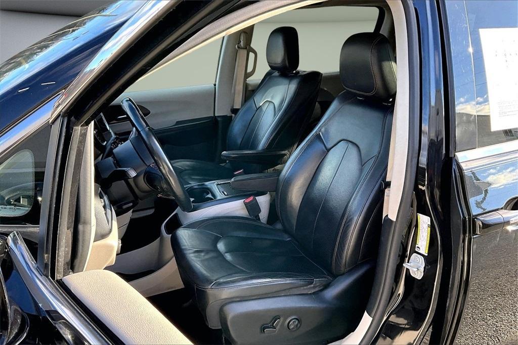 used 2018 Chrysler Pacifica car, priced at $14,399