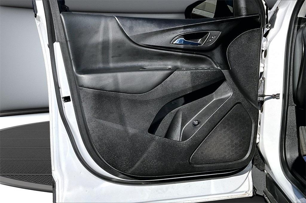 used 2022 Chevrolet Equinox car, priced at $18,999