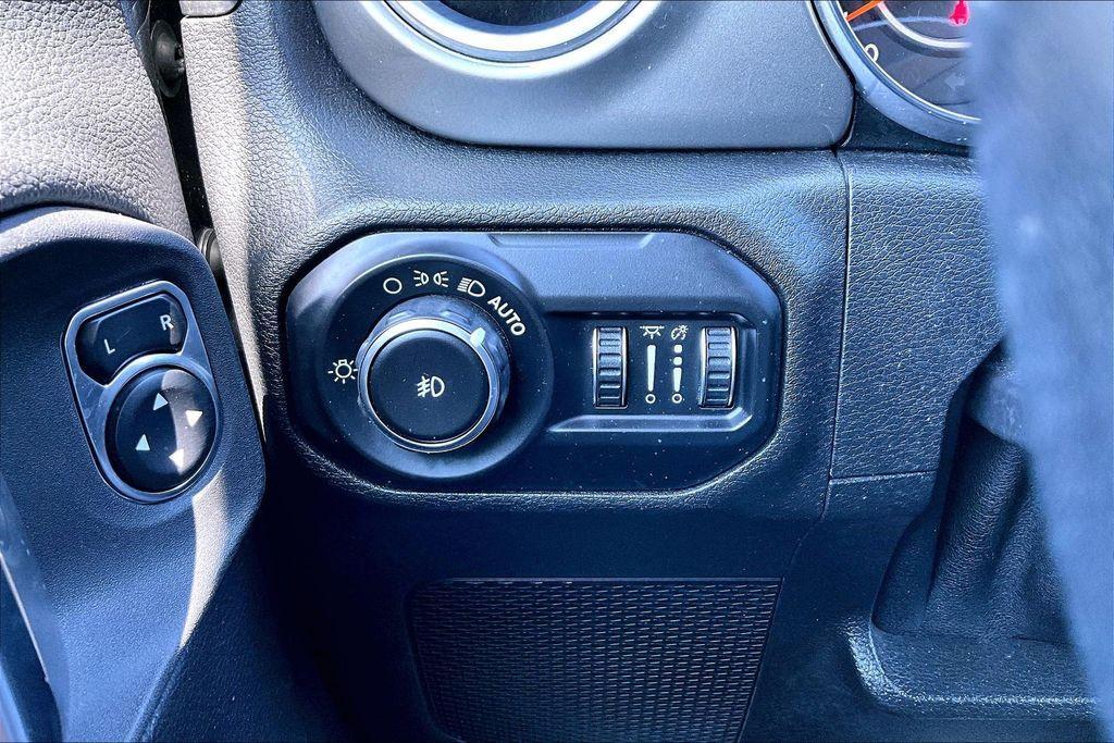 used 2021 Jeep Wrangler Unlimited car, priced at $25,999