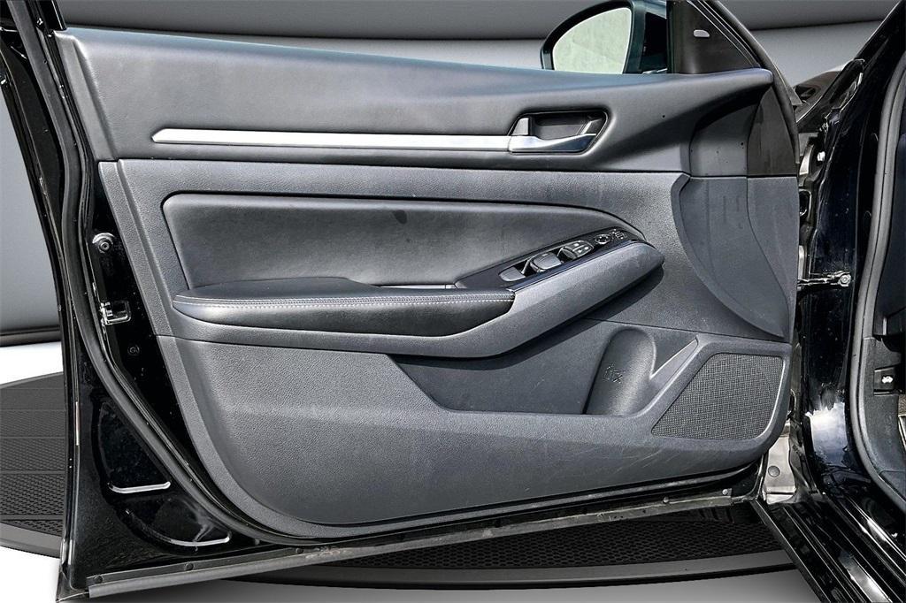 used 2023 Nissan Altima car, priced at $18,199