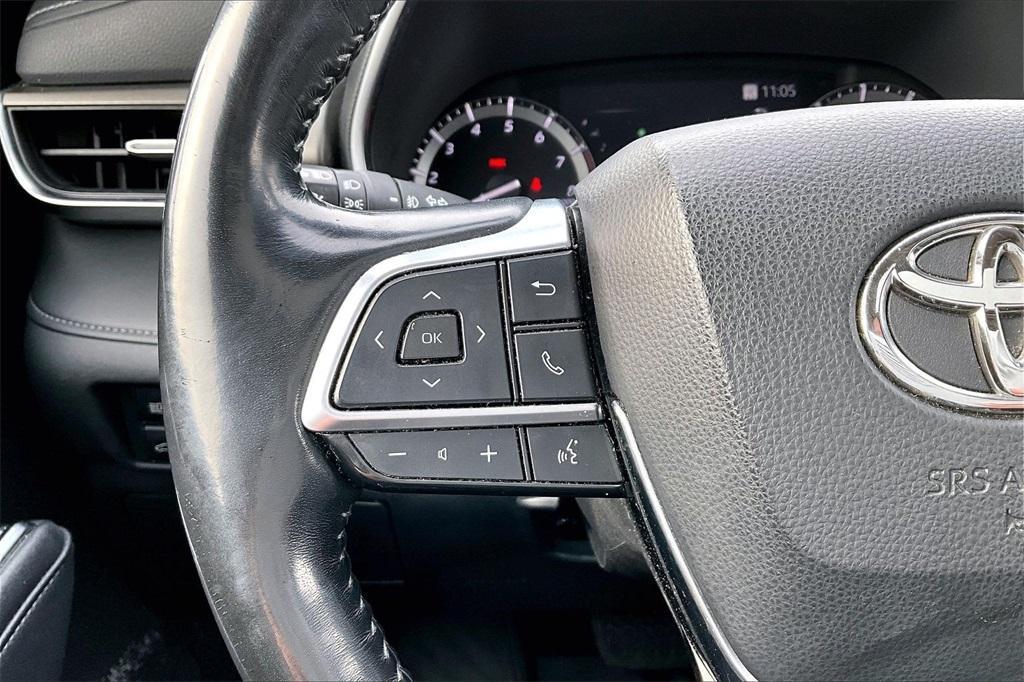 used 2020 Toyota Highlander car, priced at $26,999