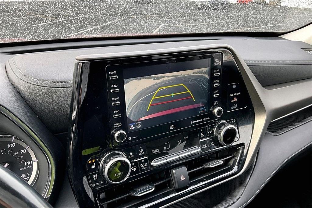 used 2020 Toyota Highlander car, priced at $26,999