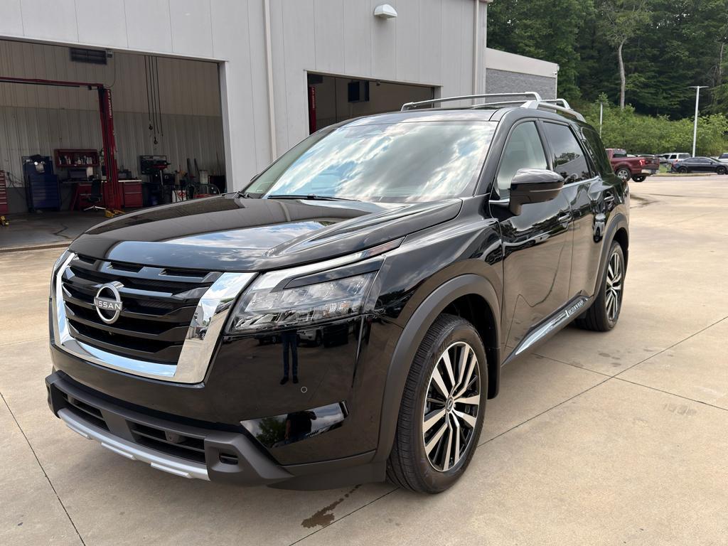 used 2025 Nissan Pathfinder car, priced at $40,500