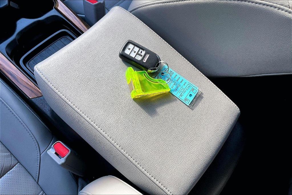 used 2020 Honda CR-V car, priced at $23,000