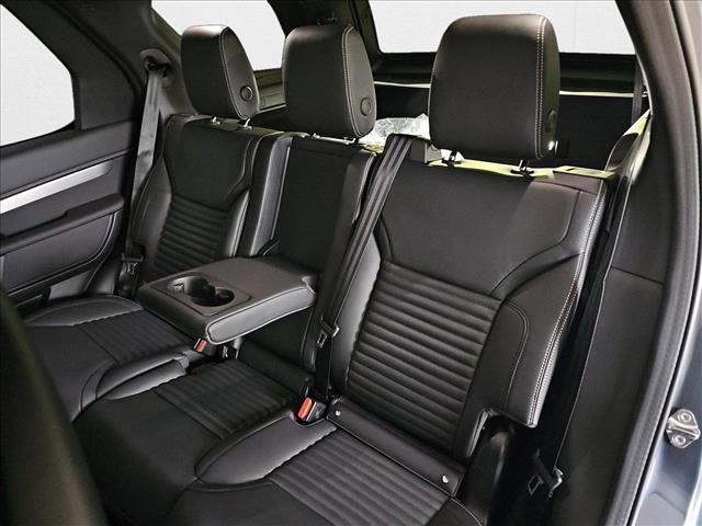 new 2025 Land Rover Discovery car, priced at $70,668