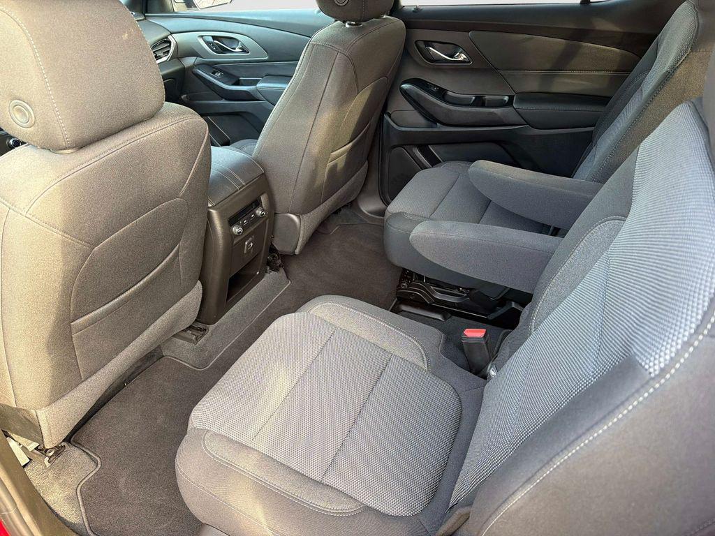 used 2023 Chevrolet Traverse car, priced at $29,900