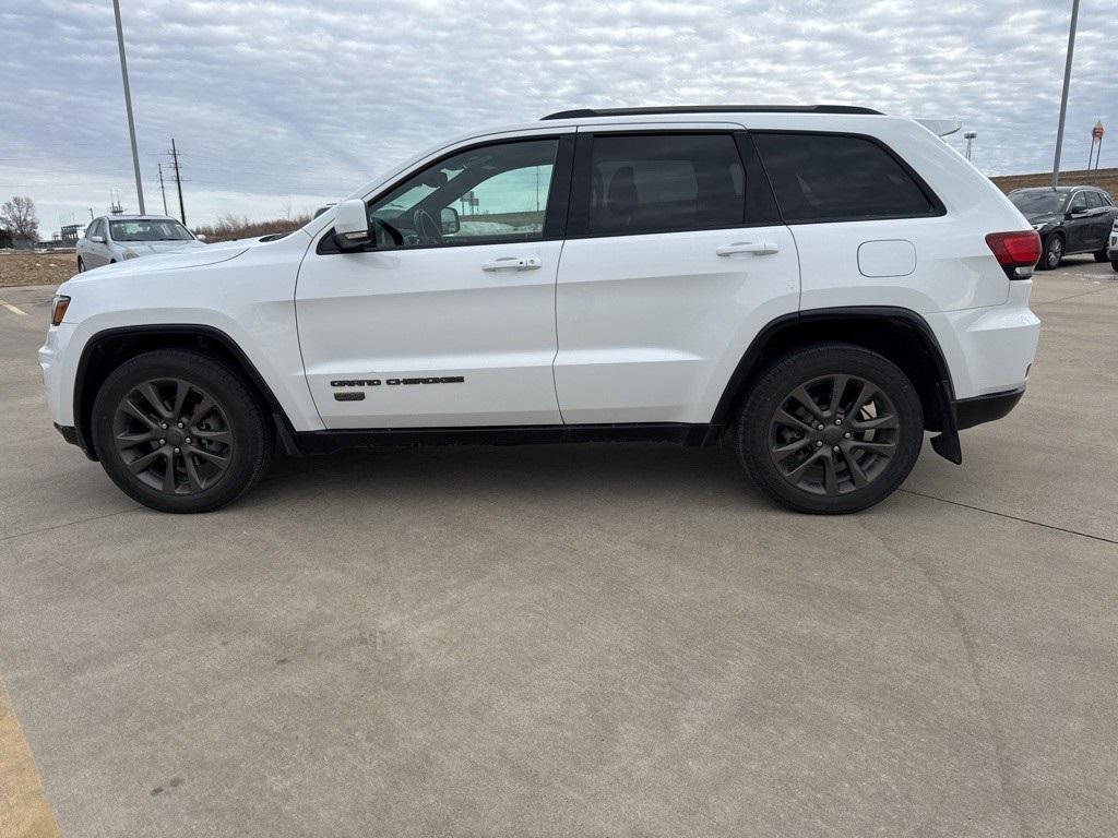used 2016 Jeep Grand Cherokee car, priced at $13,901