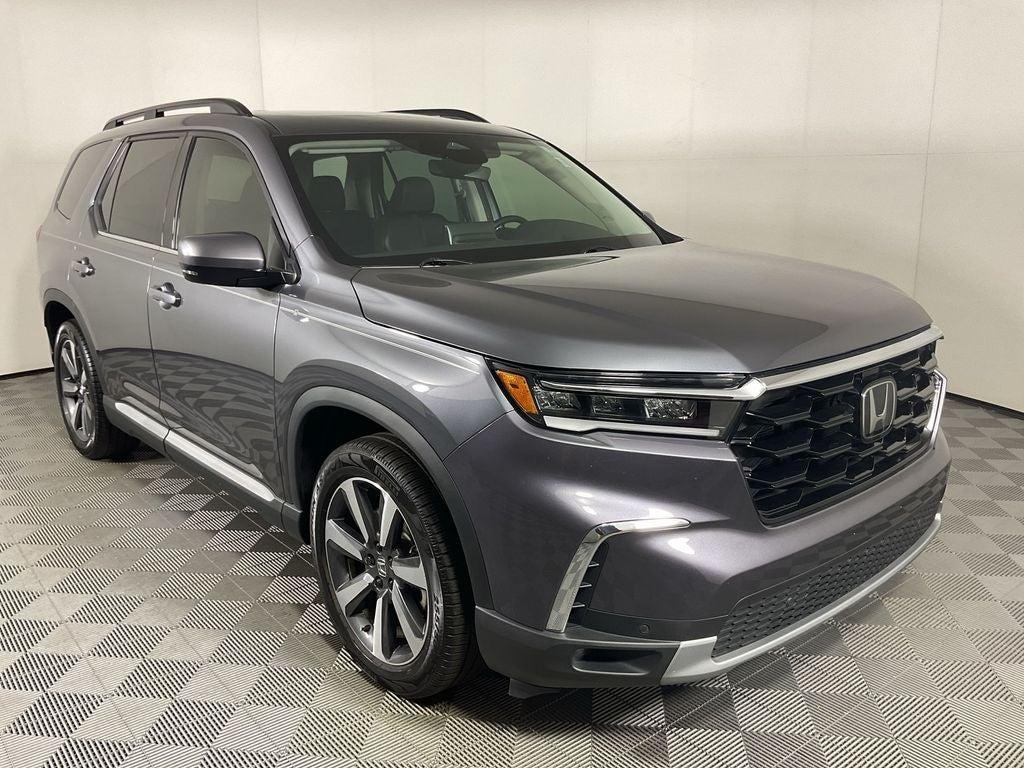 used 2025 Honda Pilot car, priced at $39,598