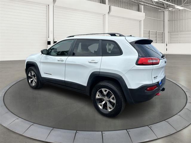 used 2014 Jeep Cherokee car, priced at $12,490