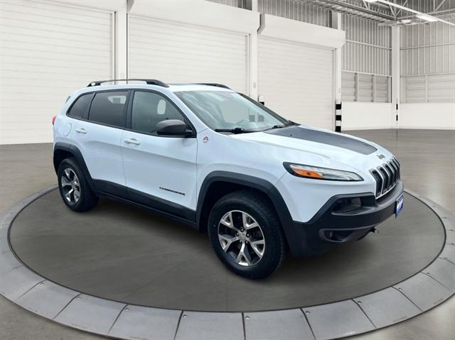 used 2014 Jeep Cherokee car, priced at $12,490