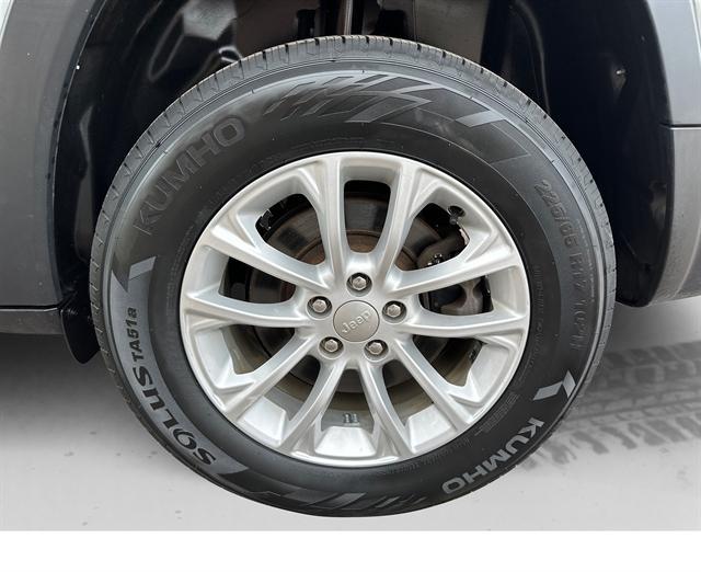 used 2020 Jeep Cherokee car, priced at $13,990