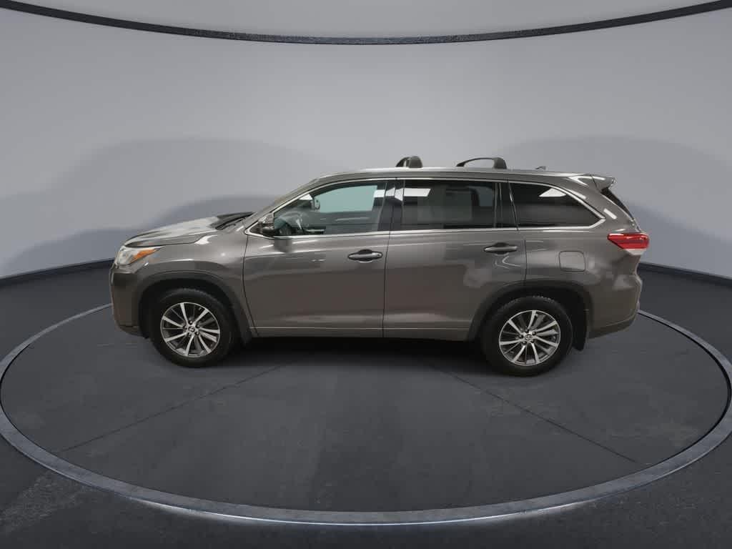 used 2017 Toyota Highlander car, priced at $18,995