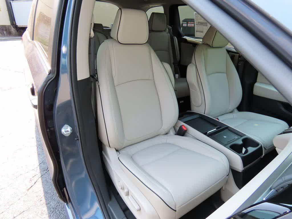 new 2026 Honda Odyssey car, priced at $47,840
