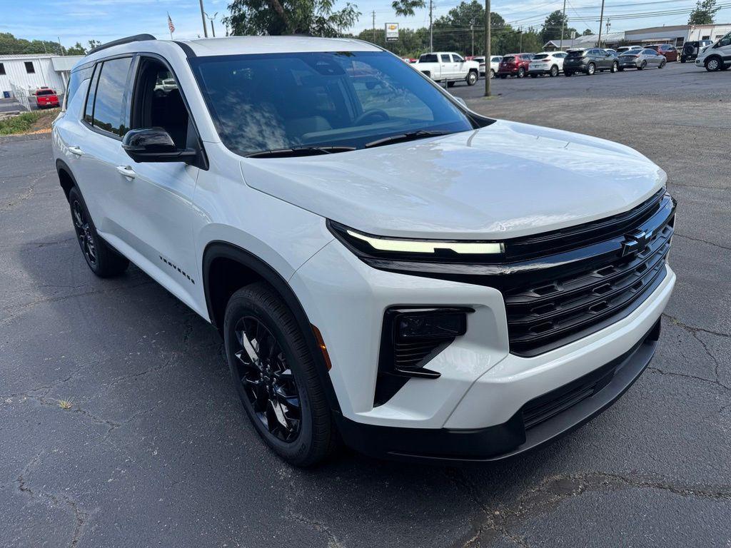 new 2026 Chevrolet Traverse car, priced at $45,780