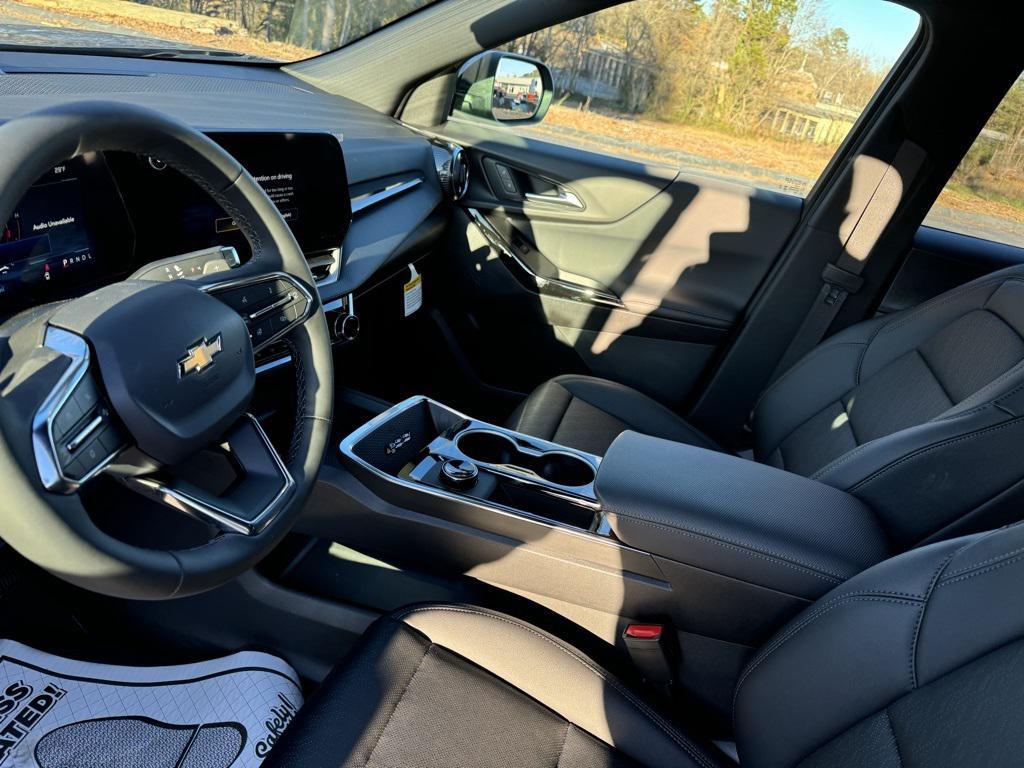 new 2026 Chevrolet Equinox car, priced at $30,790