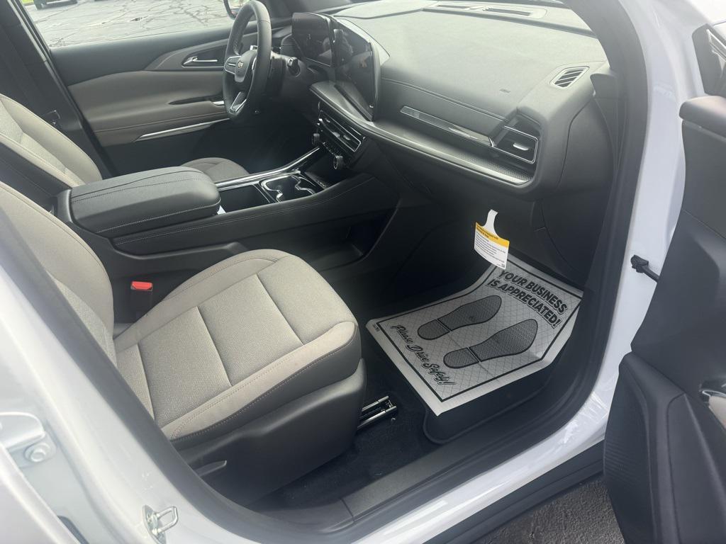 new 2026 Chevrolet Traverse car, priced at $39,695