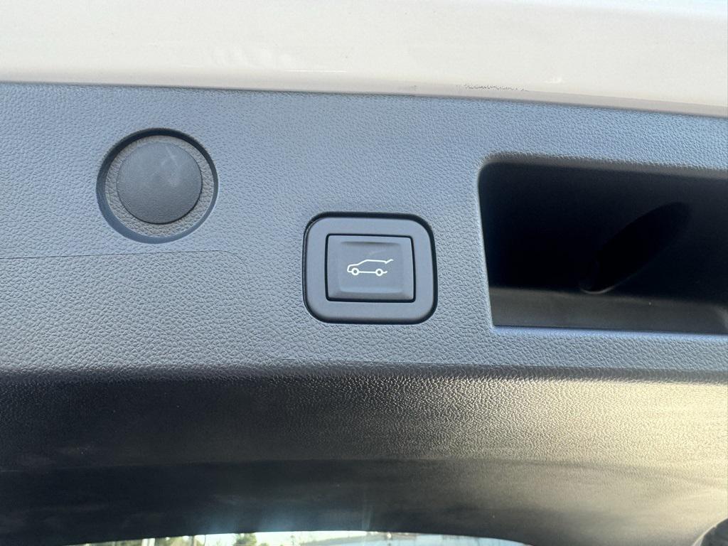 new 2026 Chevrolet Equinox car, priced at $32,680