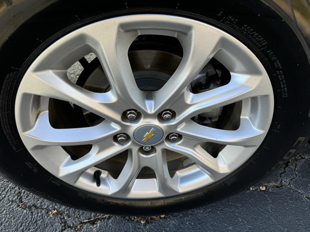 used 2020 Chevrolet Equinox car, priced at $15,680