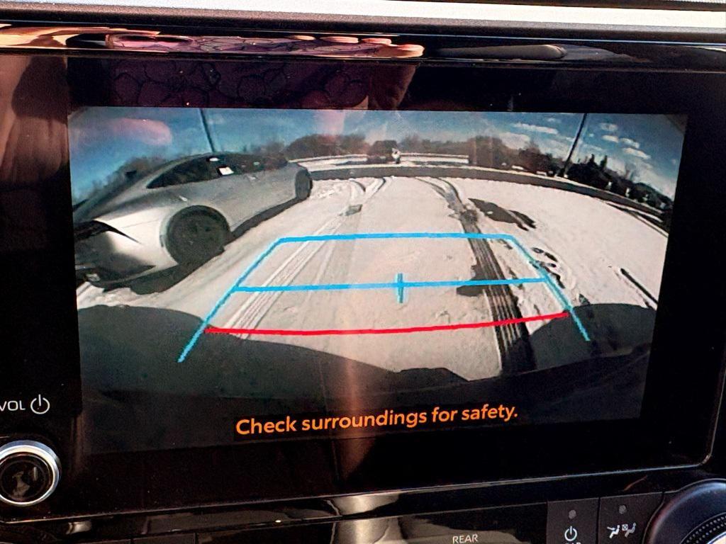 used 2024 Toyota Highlander Hybrid car, priced at $43,836