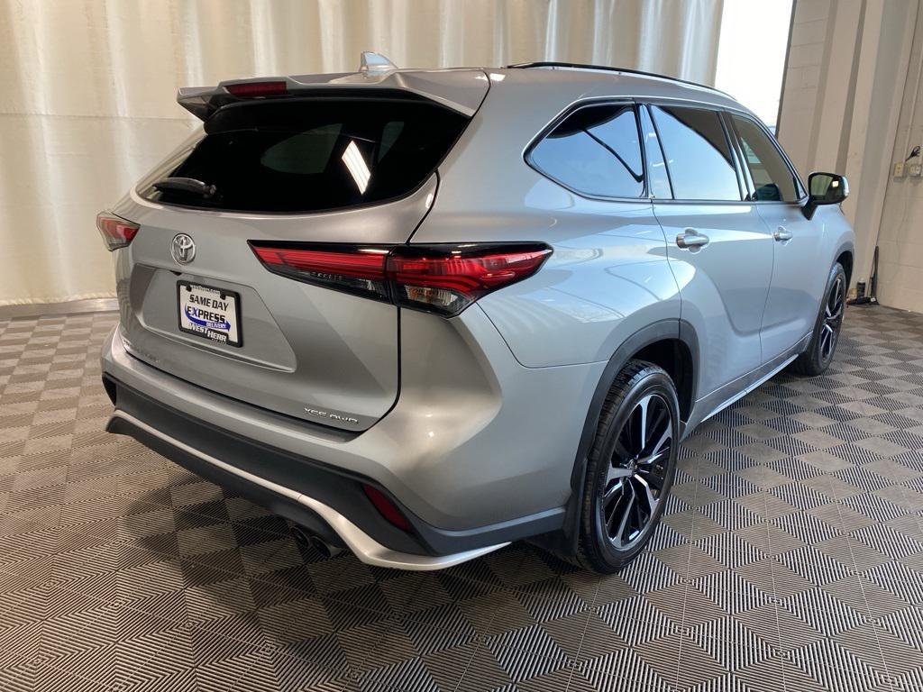 used 2022 Toyota Highlander car, priced at $34,942