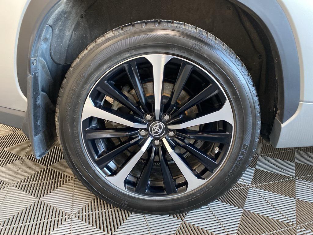 used 2022 Toyota Highlander car, priced at $34,942