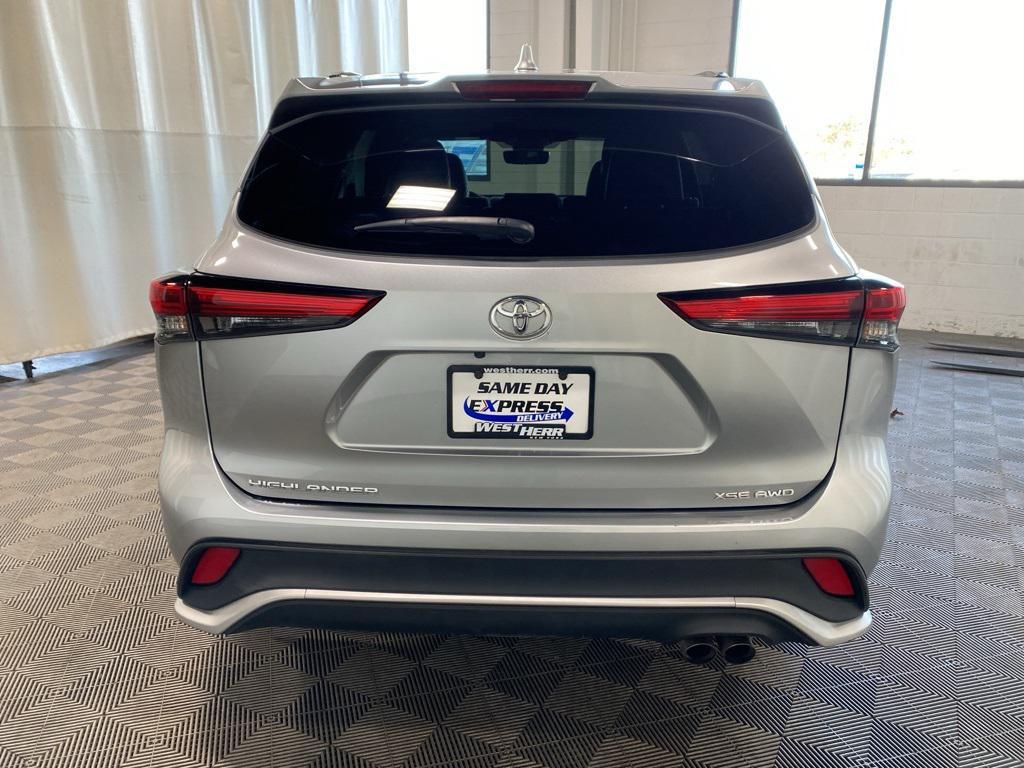 used 2022 Toyota Highlander car, priced at $34,942