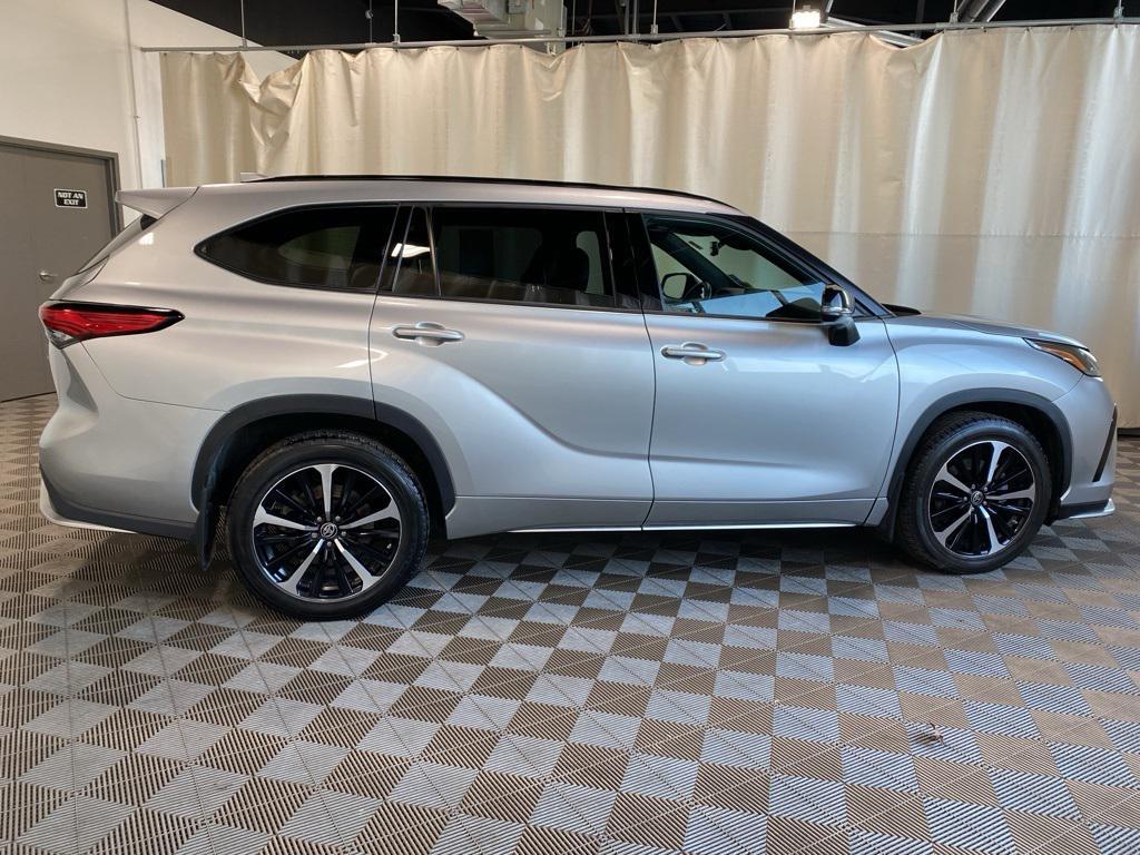 used 2022 Toyota Highlander car, priced at $34,942