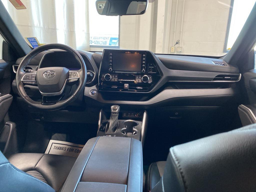 used 2022 Toyota Highlander car, priced at $34,942