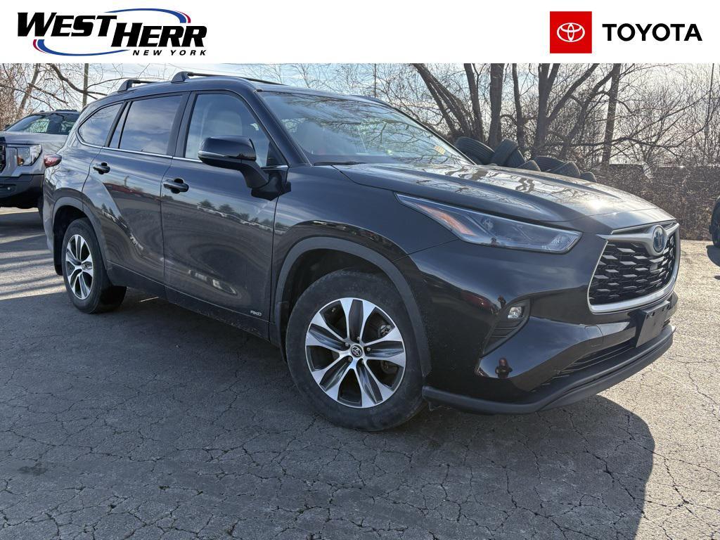 used 2023 Toyota Highlander Hybrid car, priced at $40,432