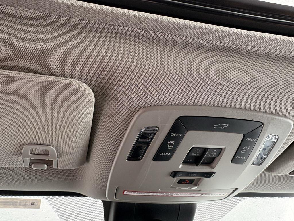 used 2022 Toyota Sienna car, priced at $38,266