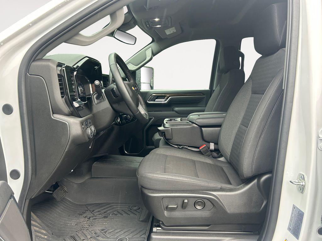 used 2025 Chevrolet Silverado 3500 car, priced at $65,912