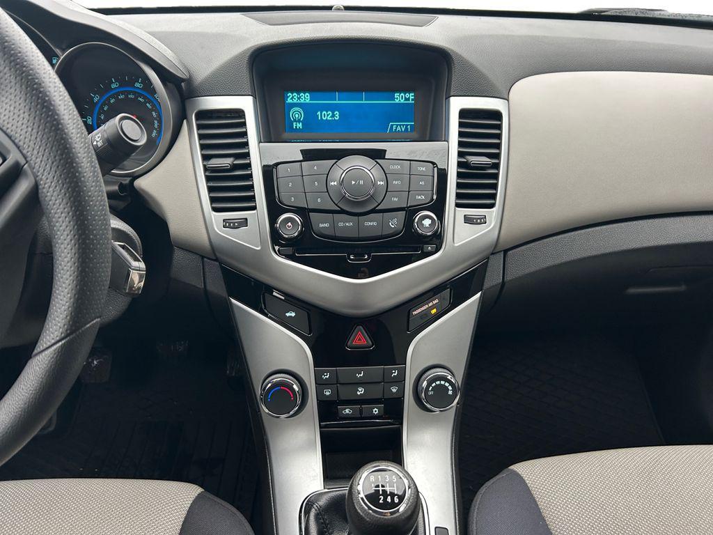 used 2016 Chevrolet Cruze Limited car, priced at $9,999