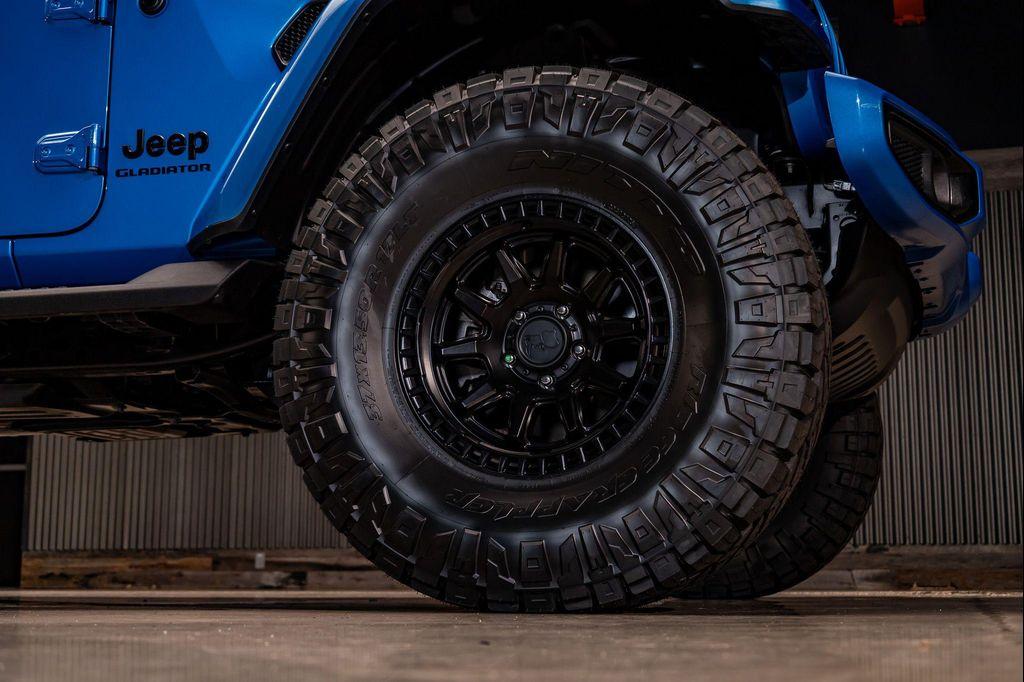 used 2022 Jeep Gladiator car, priced at $40,543