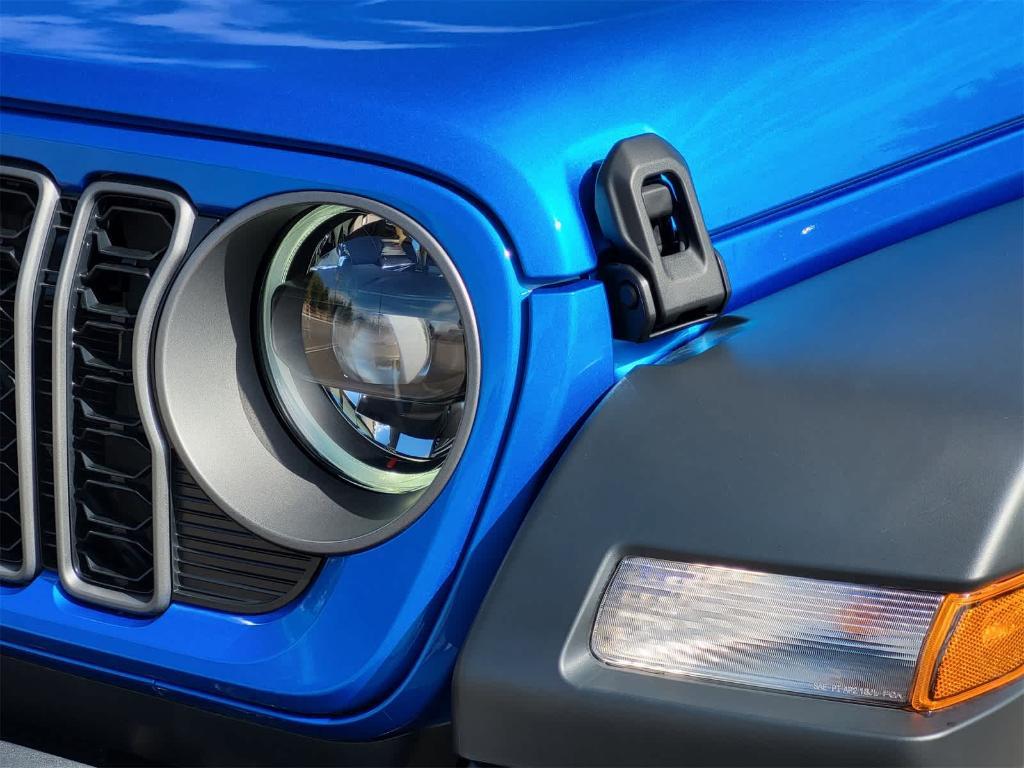 new 2025 Jeep Wrangler car, priced at $43,797