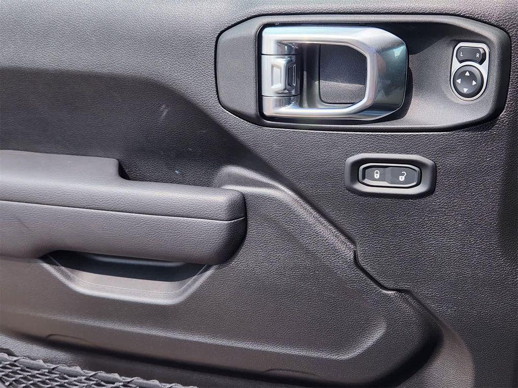 new 2025 Jeep Gladiator car, priced at $46,790