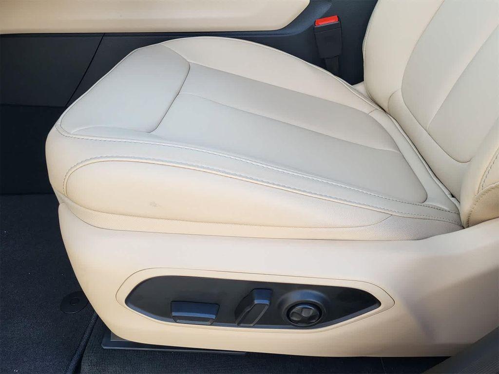 new 2025 Jeep Grand Cherokee L car, priced at $45,394