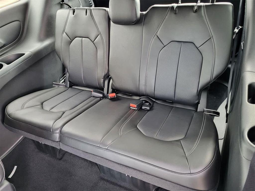 new 2026 Chrysler Pacifica car, priced at $39,420