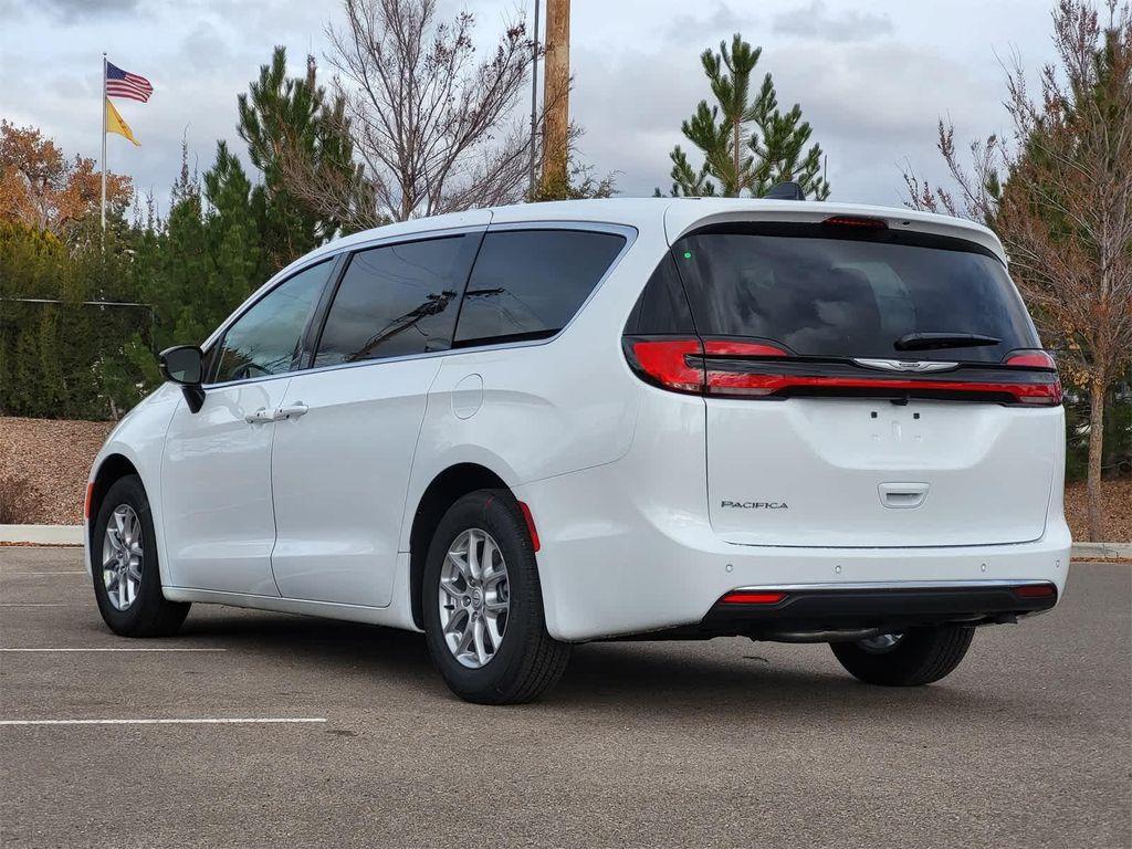 new 2026 Chrysler Pacifica car, priced at $39,420