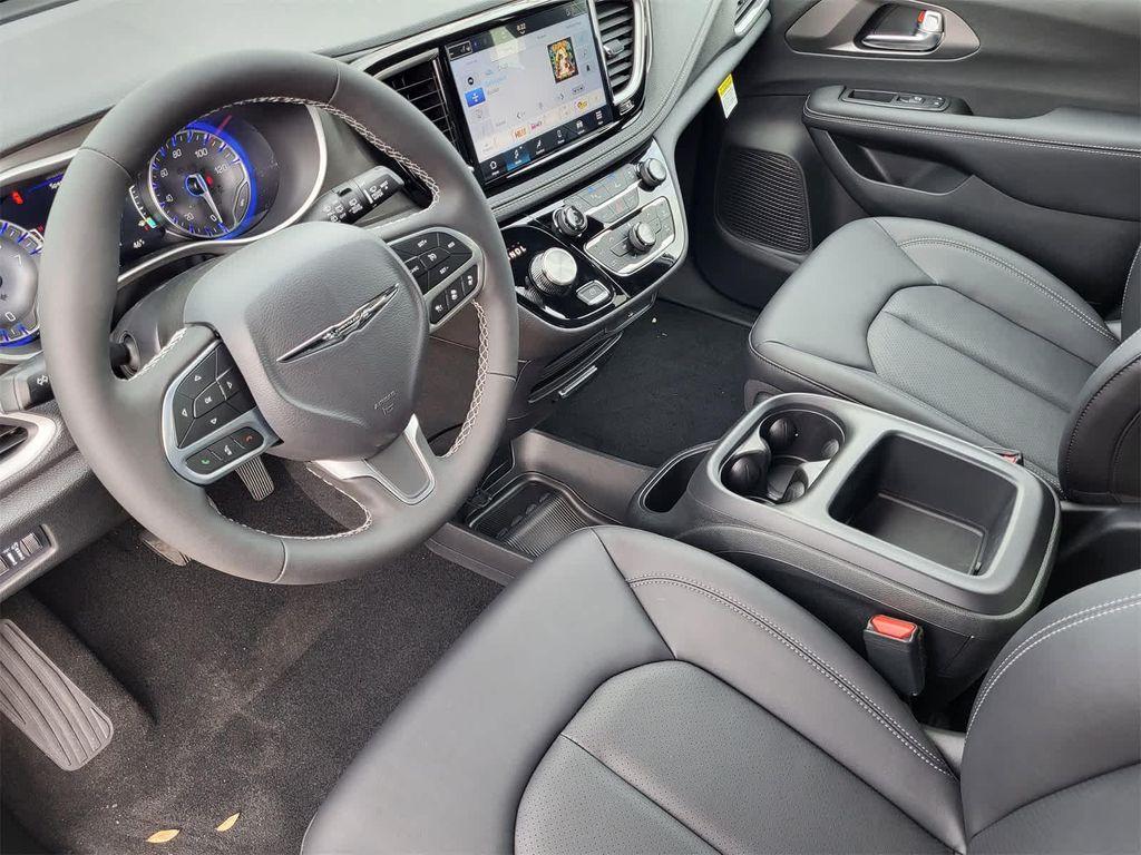 new 2026 Chrysler Pacifica car, priced at $39,420