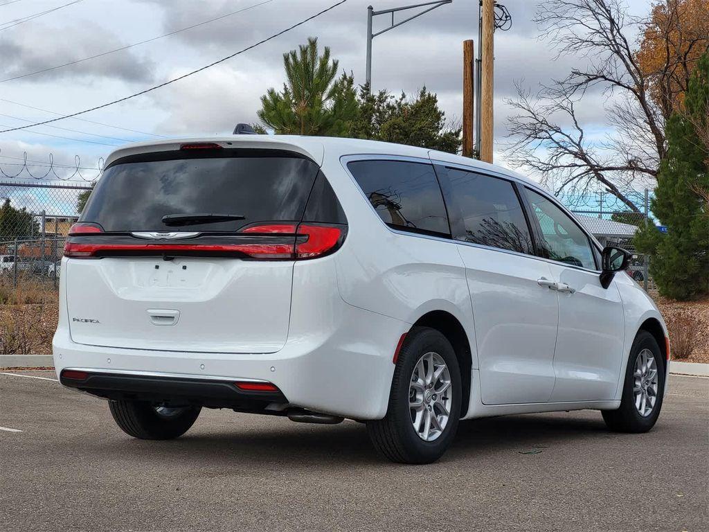 new 2026 Chrysler Pacifica car, priced at $39,420