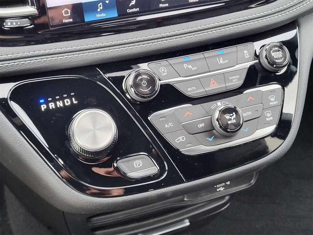 new 2026 Chrysler Pacifica car, priced at $39,420