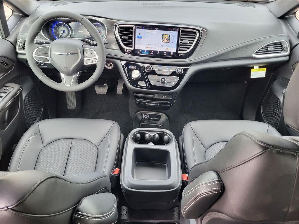 new 2026 Chrysler Pacifica car, priced at $39,420
