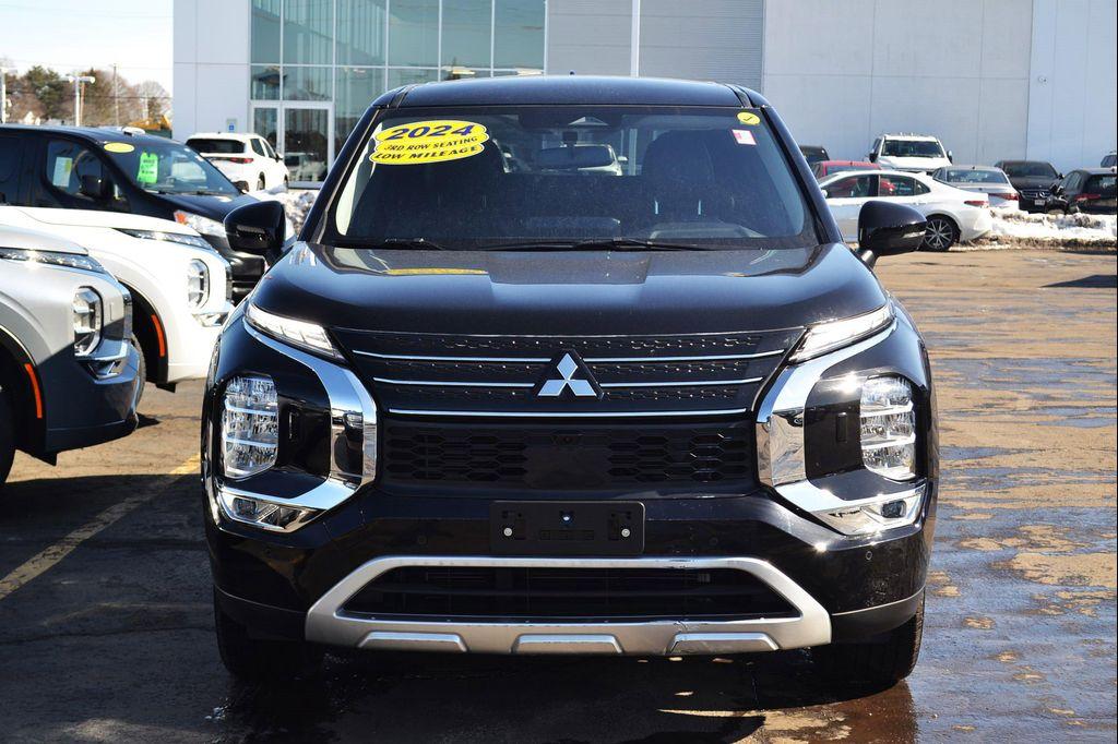 used 2024 Mitsubishi Outlander car, priced at $27,997