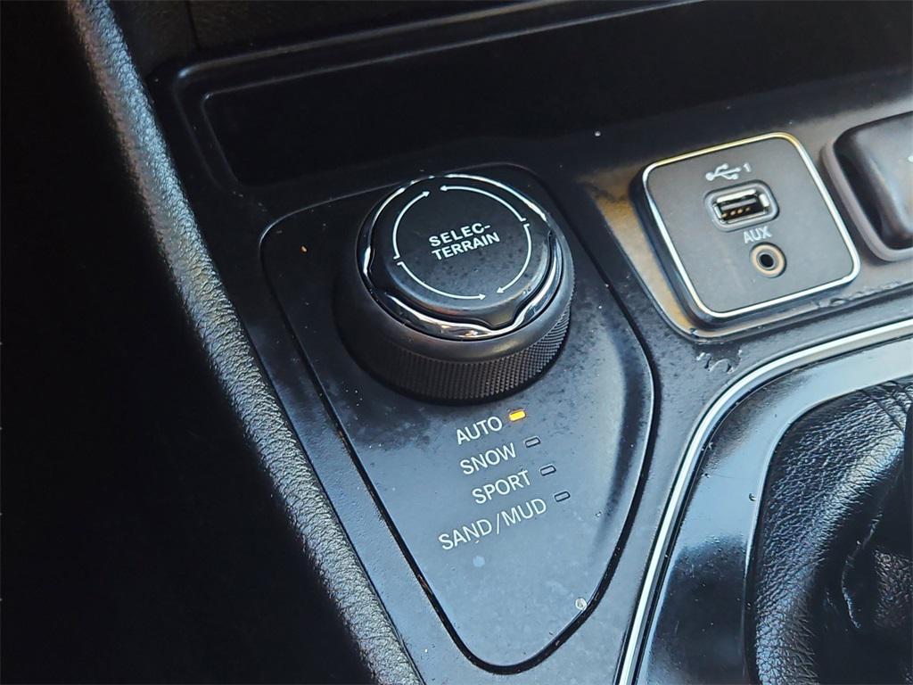 used 2019 Jeep Cherokee car, priced at $14,862