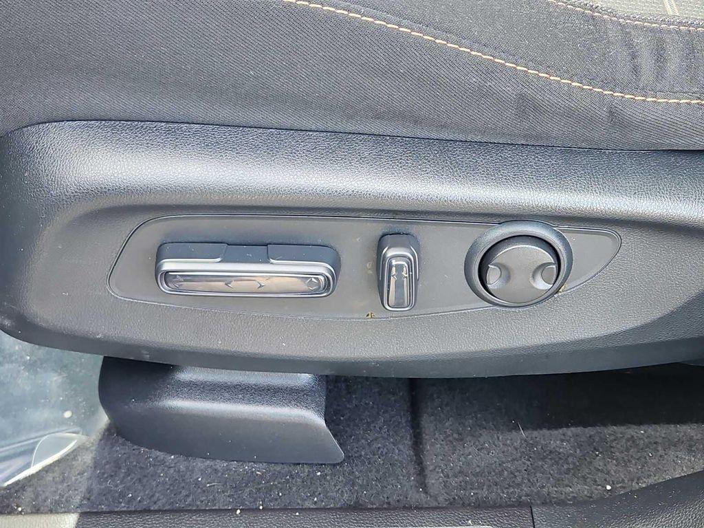 used 2025 Honda CR-V Hybrid car, priced at $33,935