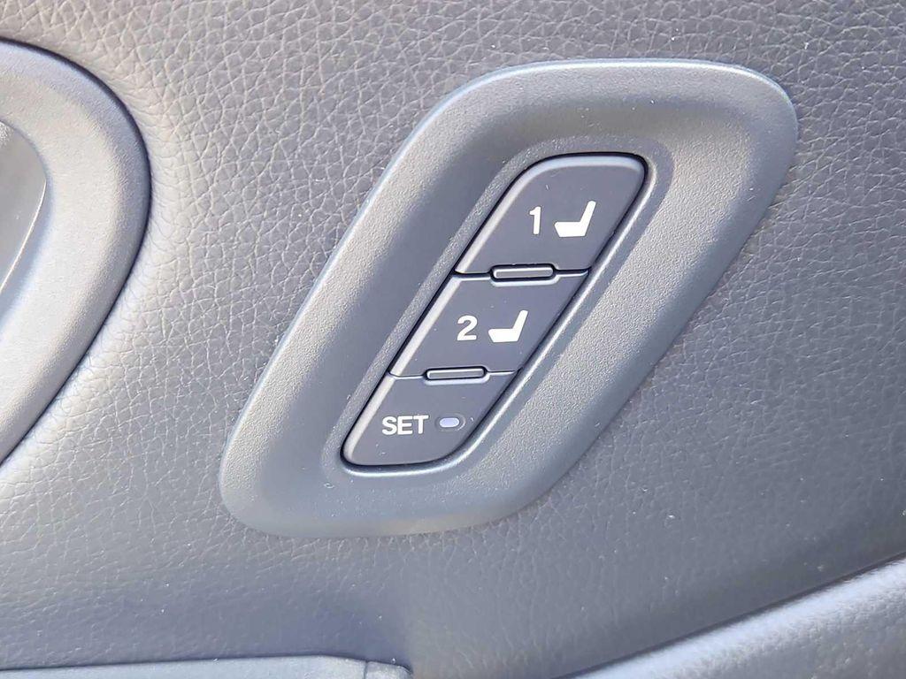 used 2025 Honda Pilot car, priced at $46,690