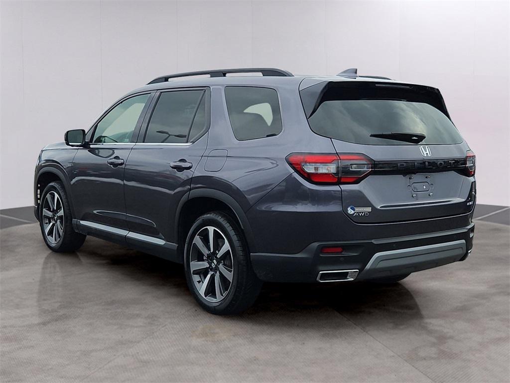 used 2024 Honda Pilot car, priced at $43,187